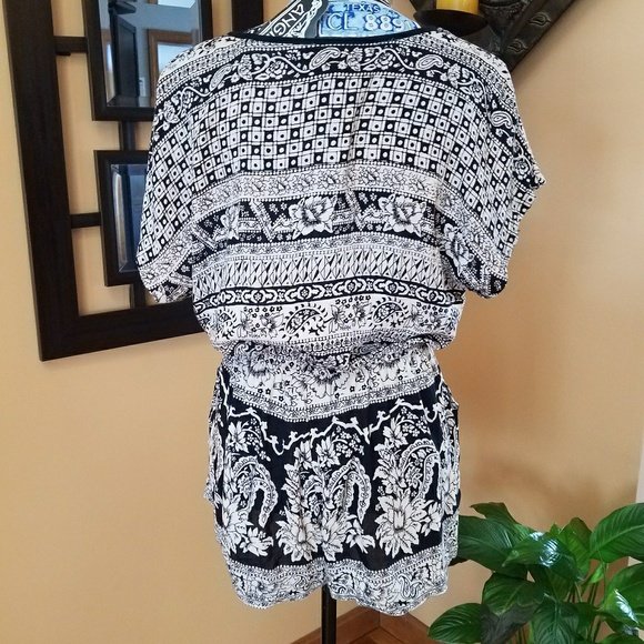 (HOLD) FLORAL DESIGN ROMPER SHORTS - Picture 5 of 8